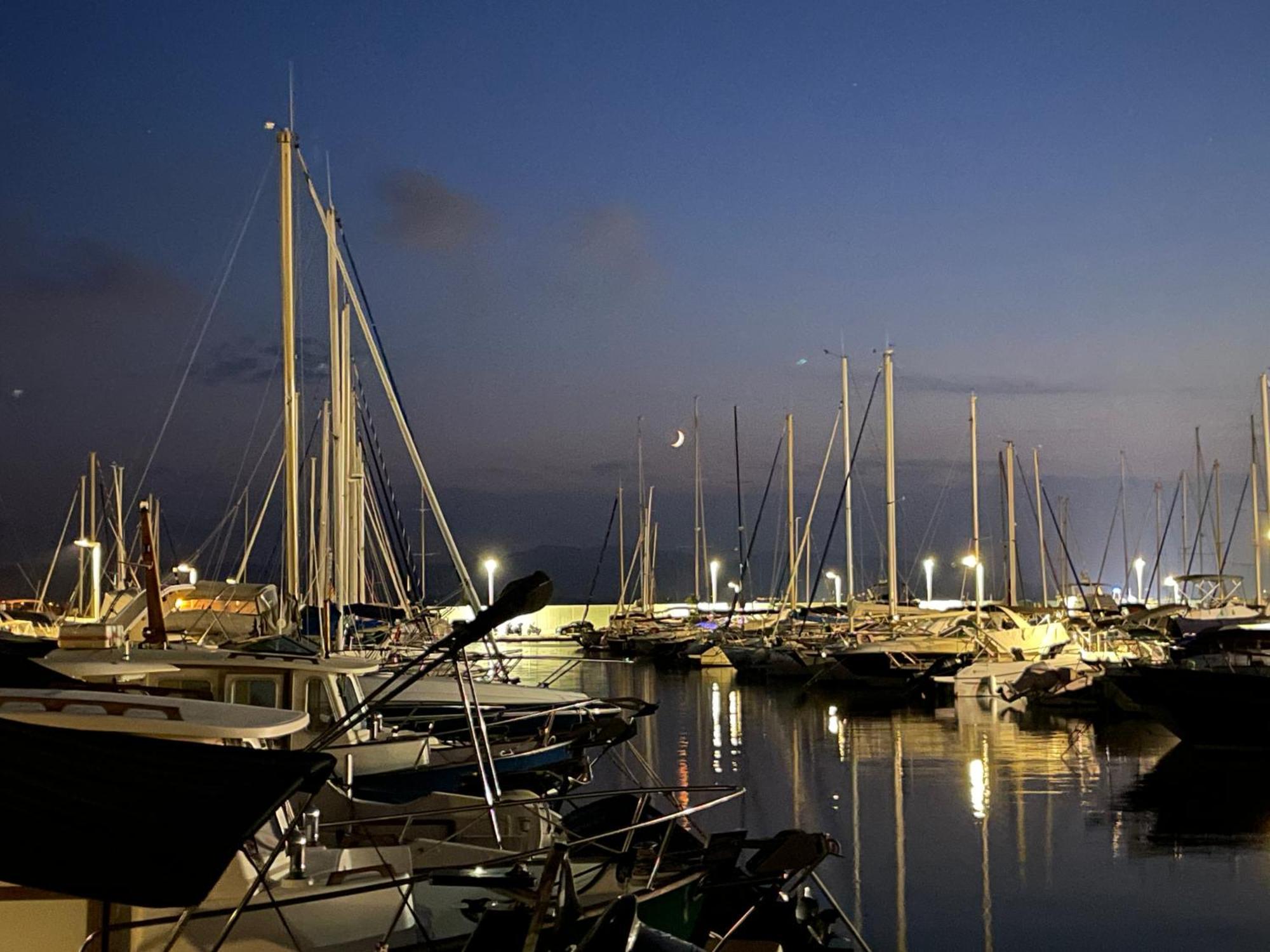 Yacht Studio Galarne Saint-Raphaël Exterior foto